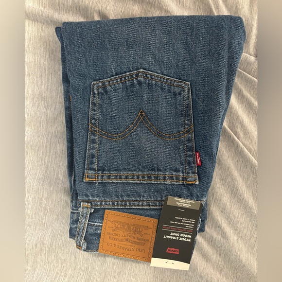 Levi’s Wedgie Straight Jeans - Picture 3 of 3